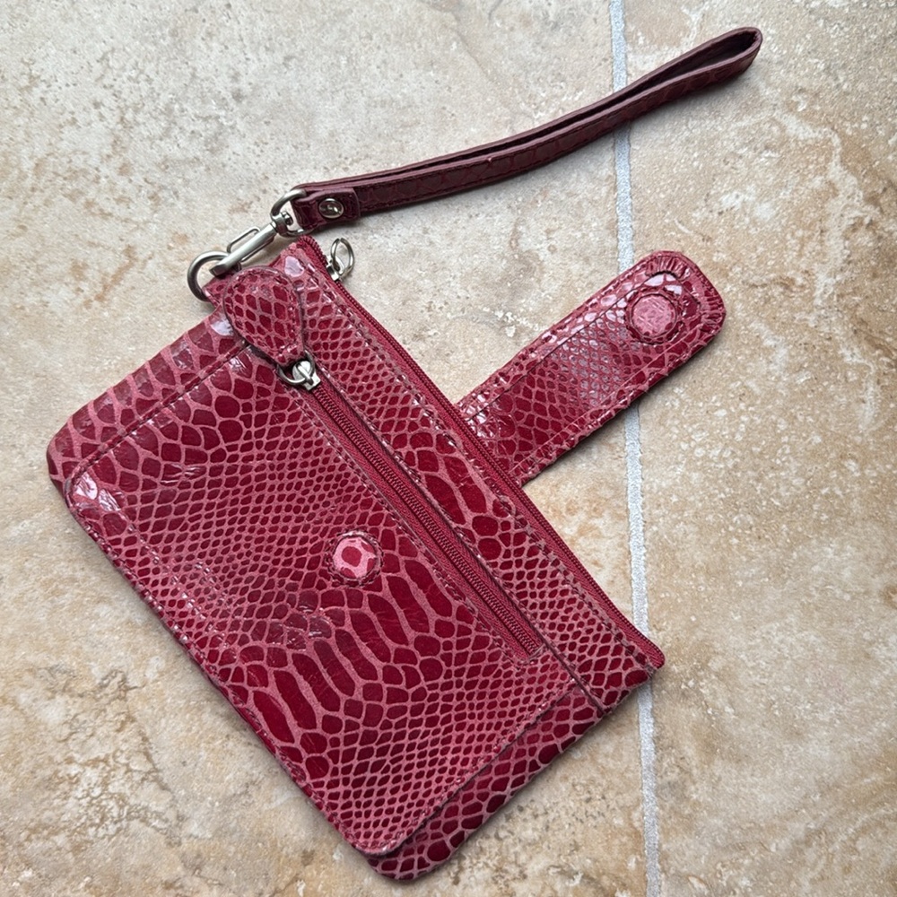 Perlina New York Reptile Embossed Red Leather Wristlet Clutch Wallet Zip & Slip - Picture 2 of 10